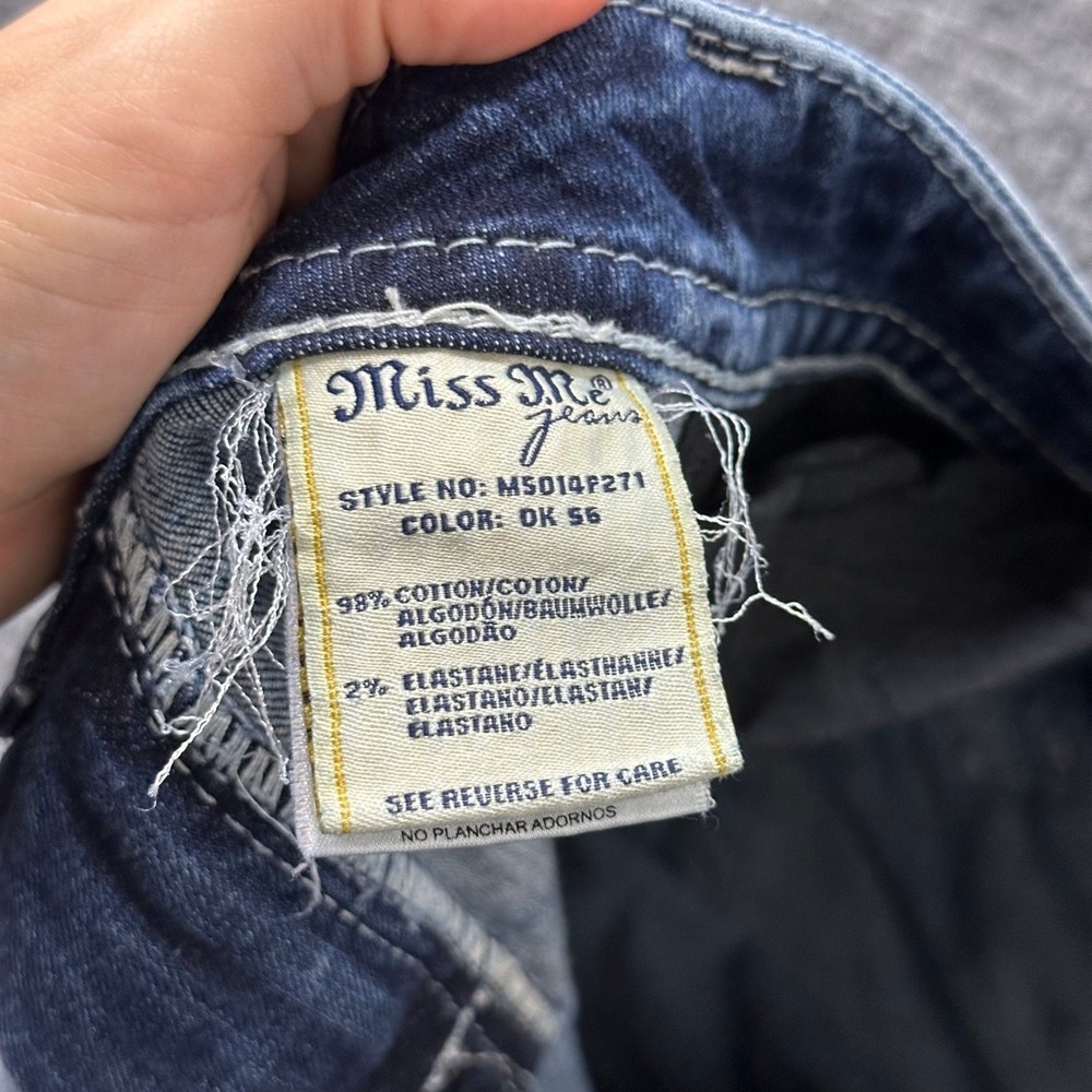 Miss Me Capri Jeans Womens Size 34 Dark Wash Embellished Thick Stitch Denim - Picture 7 of 9
